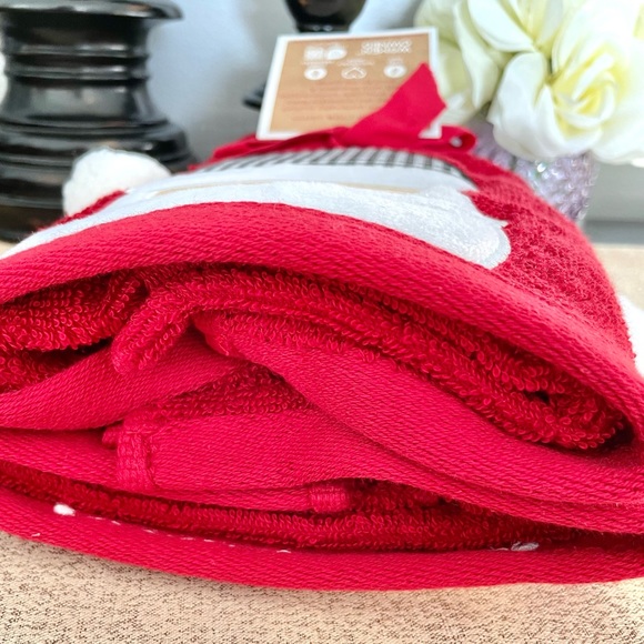 NWT SET OF 2 3D SANTA CLAUS Hand Towels - Picture 7 of 7